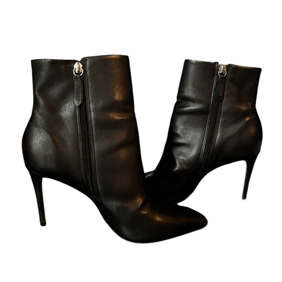 SCHUTZ Mikki Black Leather Ankle Heeled Bootie SZ 9.5 - Picture 3 of 6
